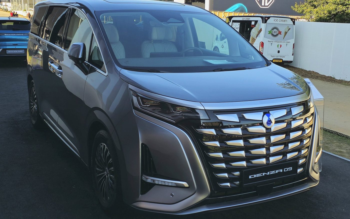 BYD Denza D9